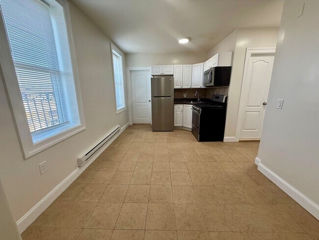 Building Photo - 7222 Broadway