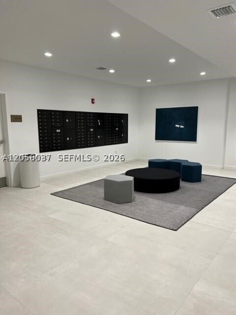 Building Photo - 13800 Highland Dr