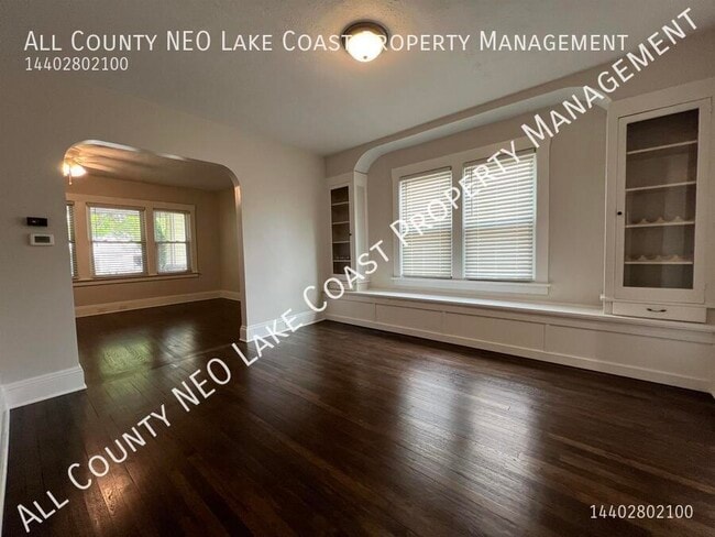 Building Photo - 1614 Larchmont Ave