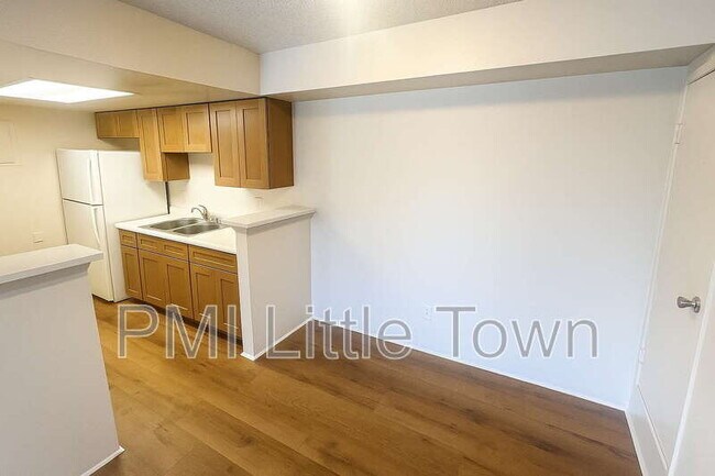 Building Photo - 13290 E Jewell Ave