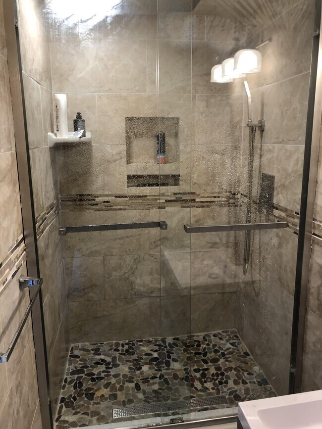 Building Photo - 918 Beacon St