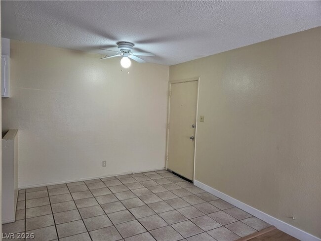 Building Photo - 489 North Cir