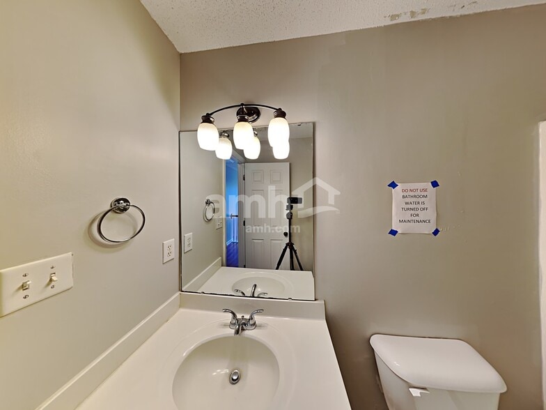 Building Photo - 11412 Leigh Glen Cir