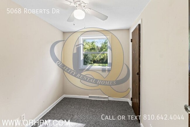 Building Photo - 5068 Roberts Dr