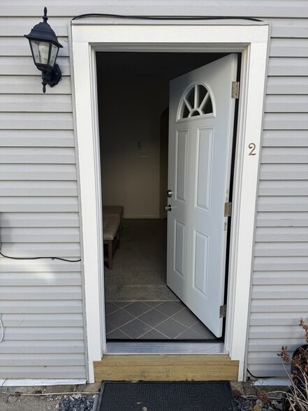 Building Photo - 305 4th Ave