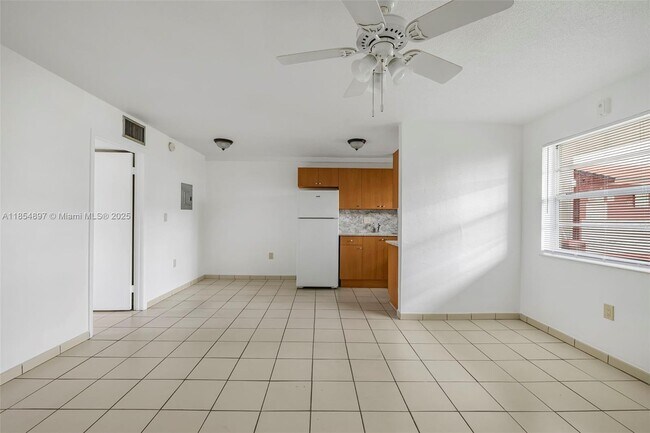 Building Photo - 6270 W Flagler St