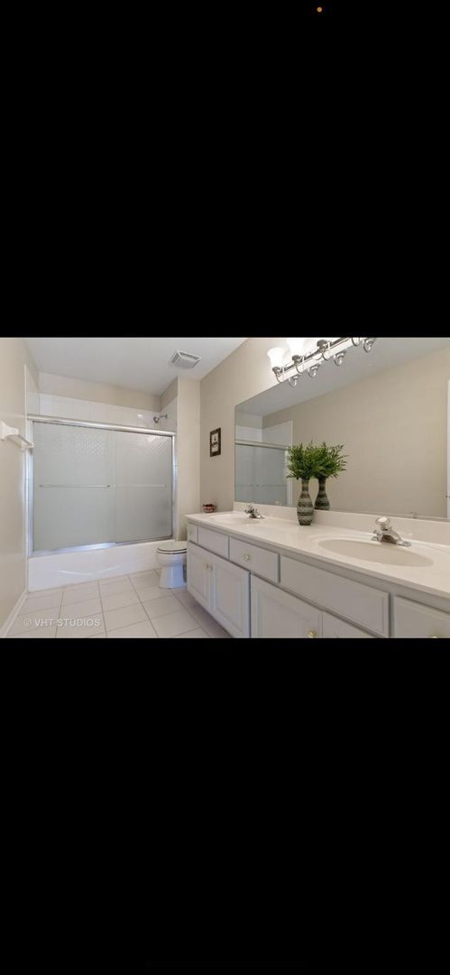 Building Photo - BEAUTIFUL HOUSE- 4+1 bsmt bedroom, 3.5 bat...