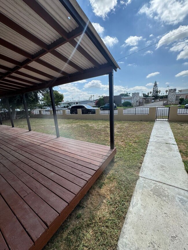 Building Photo - 6632 Indiana St