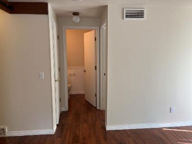 Building Photo - 3 Bed 2.5 Bath Single-Family Home on Cul-De-Sac w/ Large Fenced Backyard, Garage