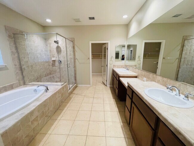 Building Photo - 6812 Kenton Pl