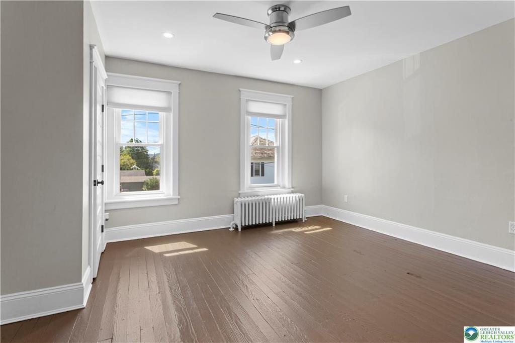 Building Photo - 413 Woodlawn Ave