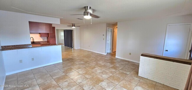 Building Photo - 1380 Floral Ln