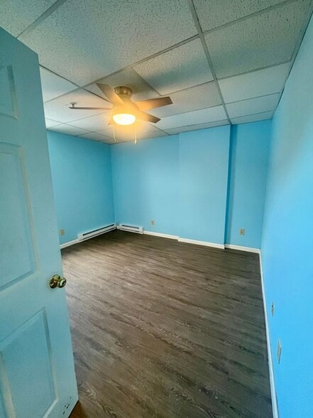 Building Photo - 334 Main St