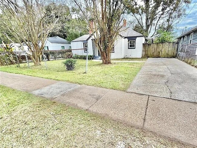 Building Photo - 2869 Ralston Rd