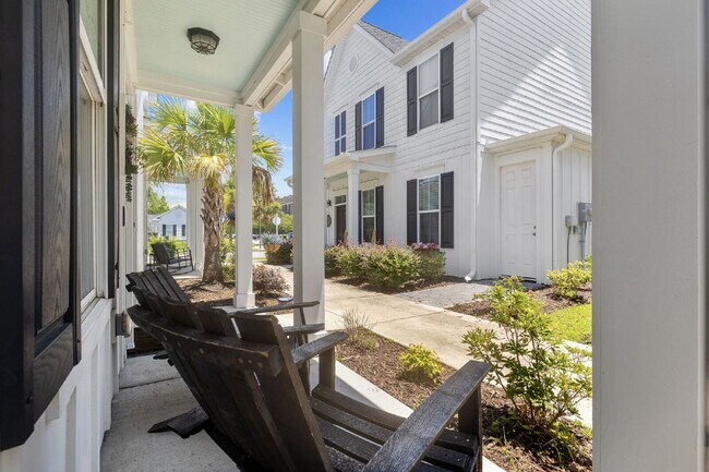 Building Photo - Fully Furnished Home in The Parks