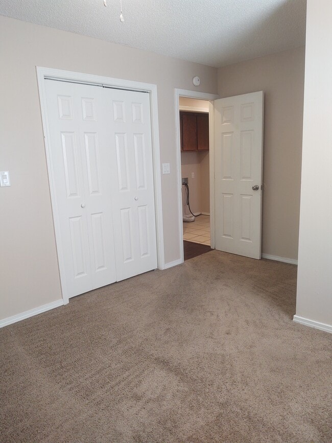 Building Photo - 2608 Virginia Ave