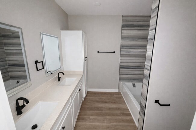 Building Photo - 1422 W Willis St