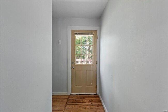Building Photo - 3513 Dixie Dr