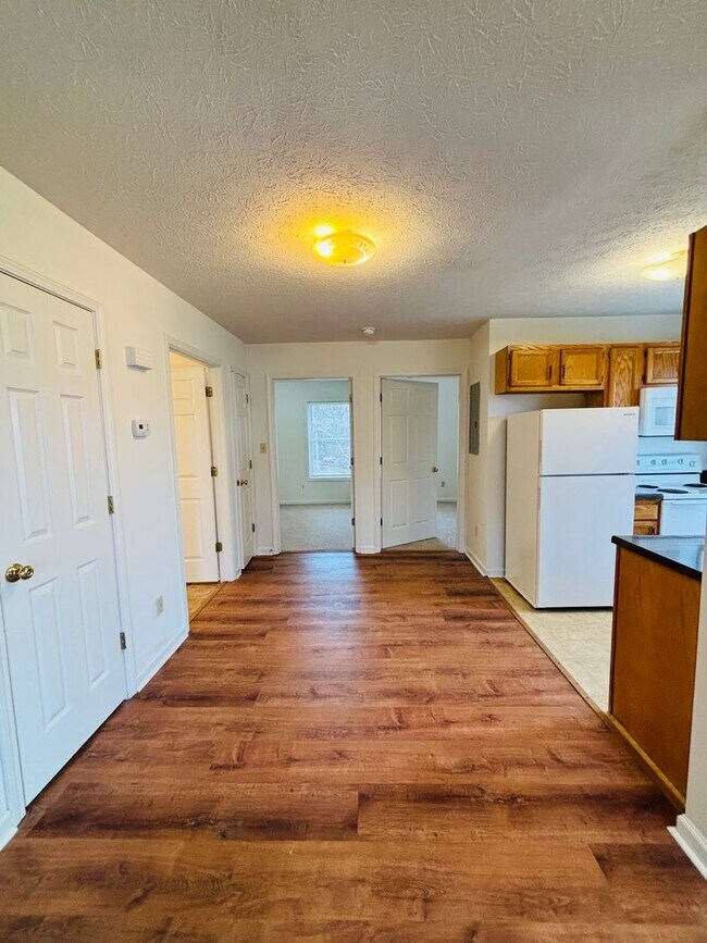 Building Photo - 205 Freestone Dr