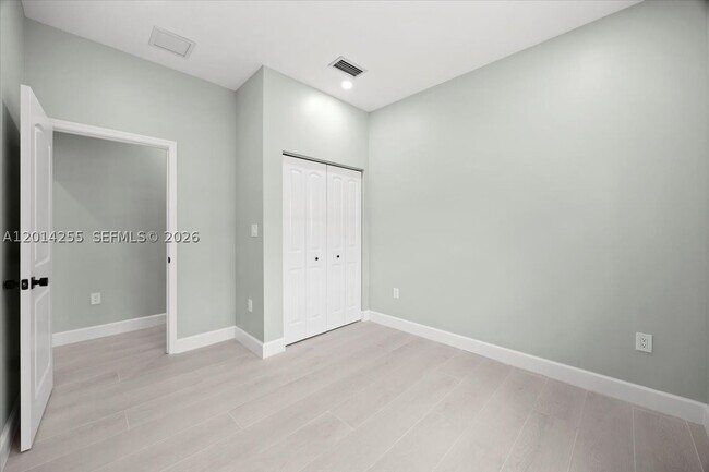 Building Photo - 930 34th St