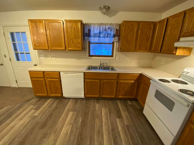 Building Photo - 801 S 15th St