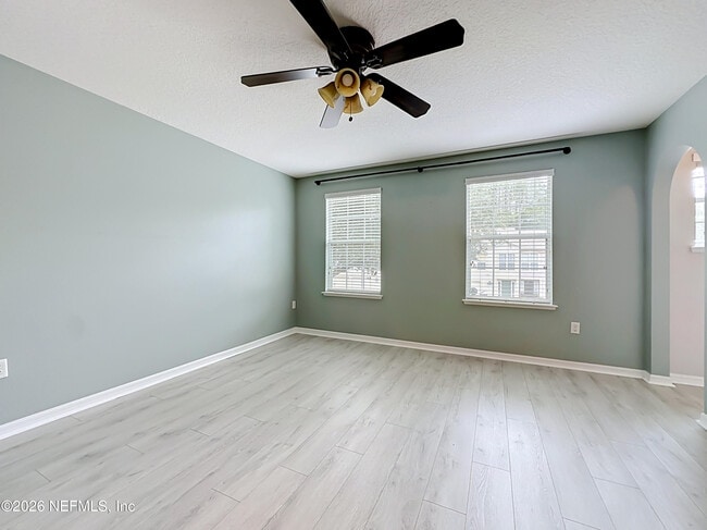 Building Photo - 8224 Halls Hammock Ct