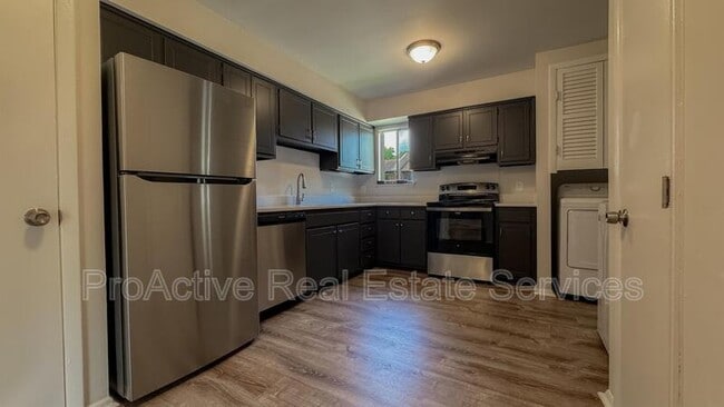 Building Photo - 1373 E Tanners Creek Dr