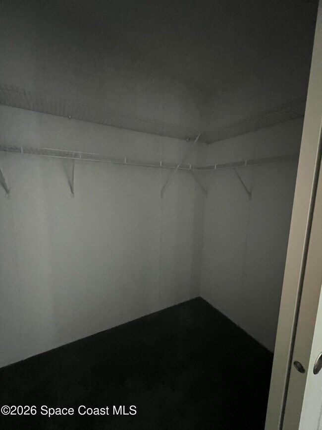 Building Photo - 495 Outer Dr