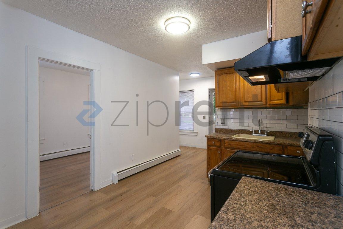 Building Photo - Unit 1L