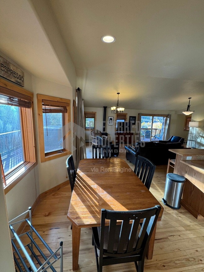 Building Photo - 2930 Alpenglow Way