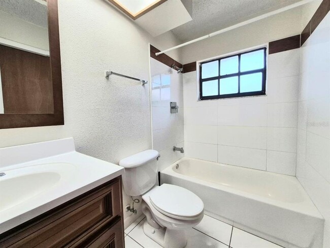 Building Photo - 3103 Cocos Rd