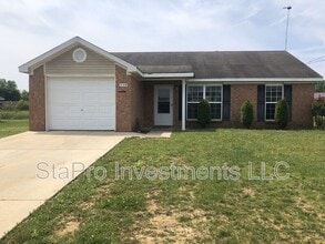 Building Photo - 110 Village Pl