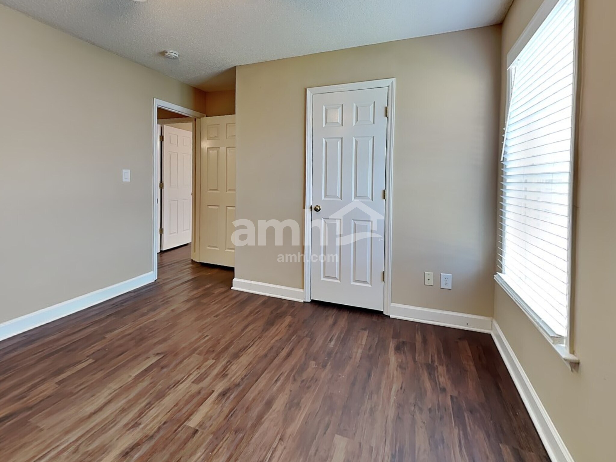 Building Photo - 125 Fiddlers Run Ct