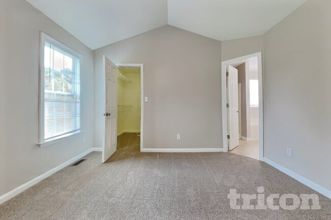 Building Photo - 51 Bear Oak Dr