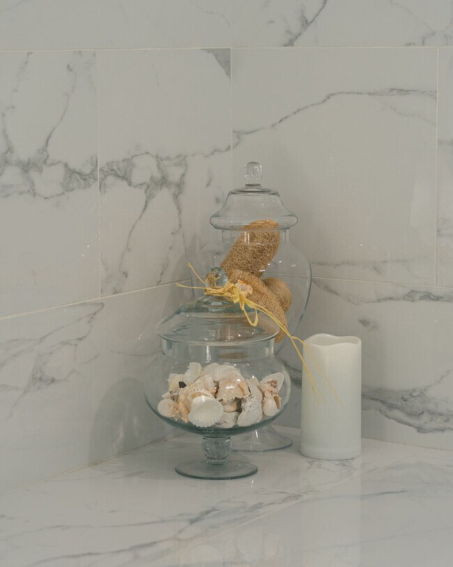 Building Photo - 1476 Crestline Dr