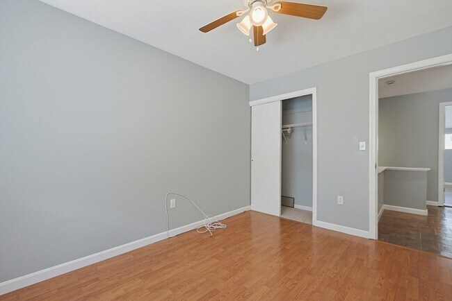 Building Photo - 167 Greenbrook Dr