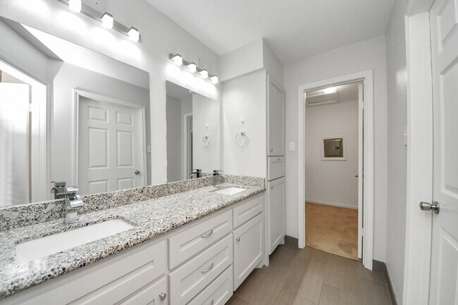 Building Photo - 2468 Bering Dr