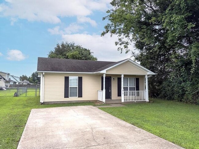 Building Photo - 915 State Line Rd