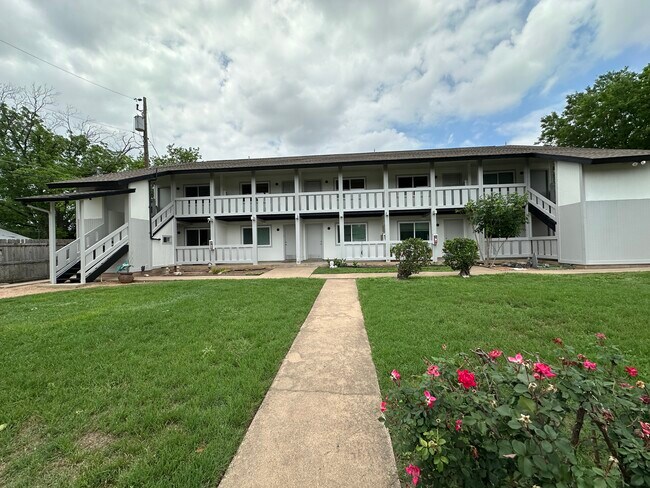 Building Photo - 10810 Newmont Rd