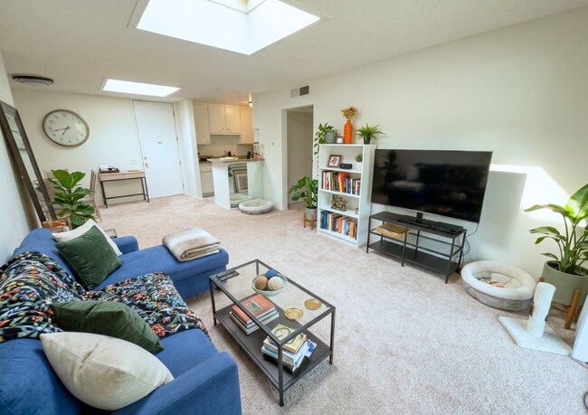 Building Photo - 6416 Friars Rd