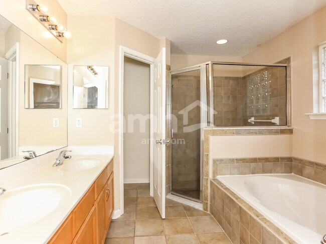 Building Photo - 96687 Commodore Point Dr