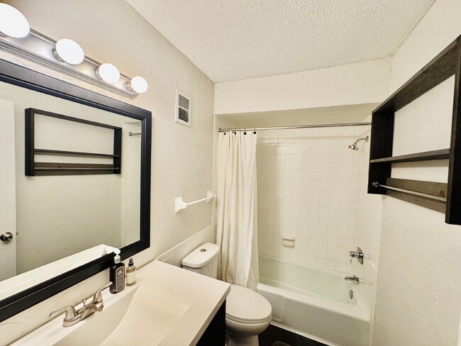 Building Photo - Furnished Chic & Spacious 2BR/2BA Condo Oasis in St. Louis Park – 1,160 Sq Ft of Modern Living!