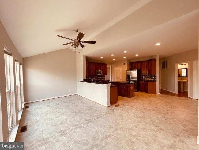 Building Photo - 2698 Myrtlewood Dr