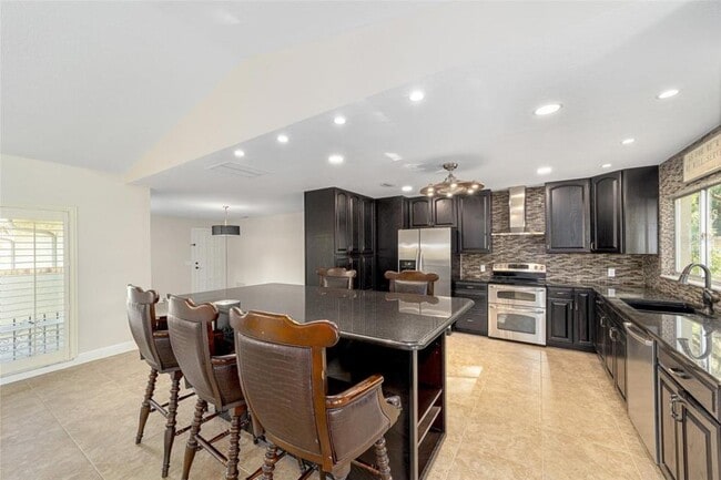 Building Photo - 1536 SE 12th St