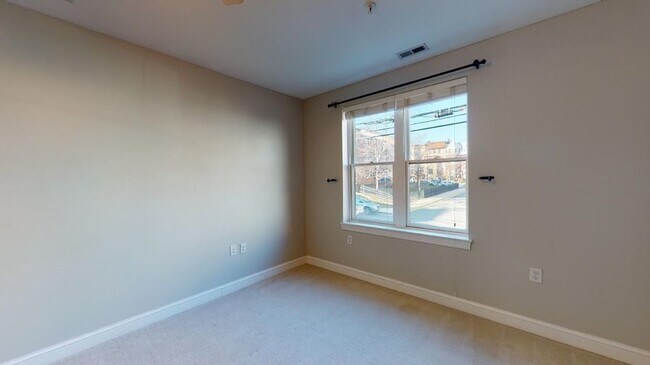 Building Photo - 1417 Chapin St NW