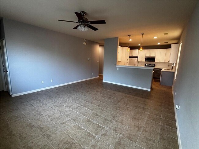 Building Photo - 2212 Buffalo Tundra Dr