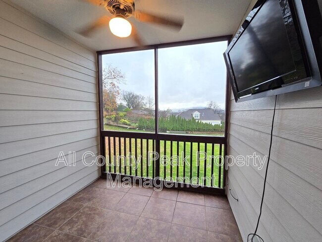 Building Photo - 216 Shady Ridge Ln