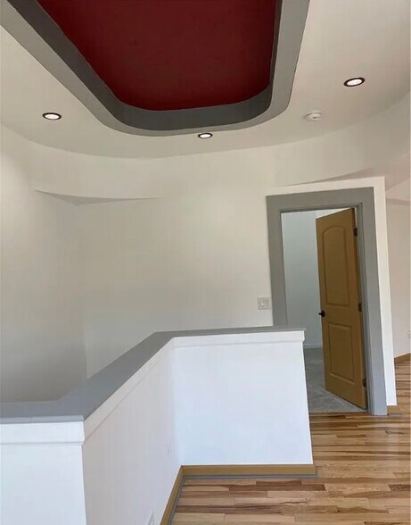 Building Photo - 48 Laurel St