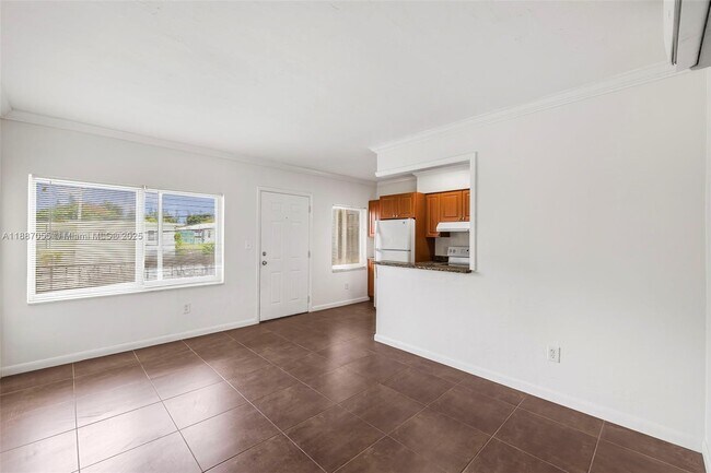 Building Photo - 520 NE 82nd Terrace