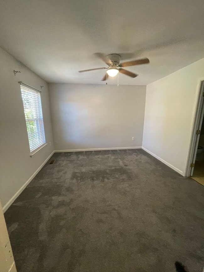 Building Photo - 2224 Hamway Dr